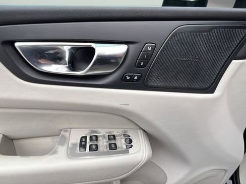 Used 2023 Volvo XC60 B5 Plus w/ Climate Package image 17