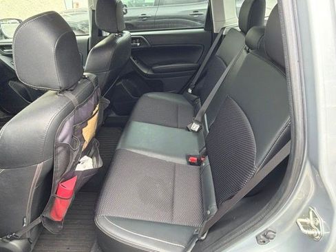 Used 2018 Subaru Forester 2.5i Premium w/ Protection Package #1 AWD/4WD image 10