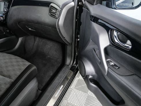 Used 2019 Nissan Rogue Sport SV w/ All-Weather Package FWD image 22