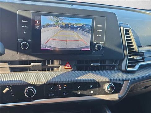 Used 2023 Kia Sportage LX image 12