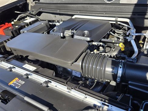 Used 2025 GMC Canyon Denali image 19