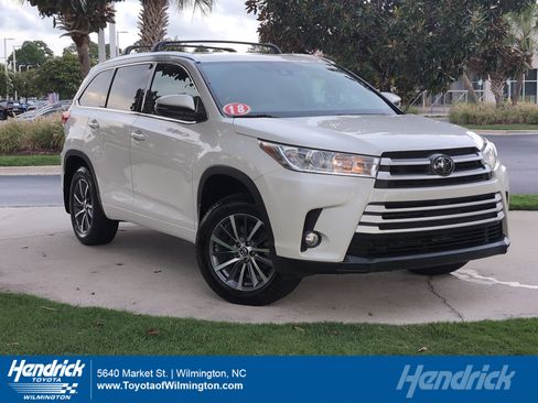 Used 2018 Toyota Highlander XLE AWD/4WD image 1