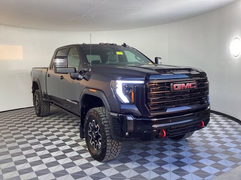Used 2024 GMC Sierra 2500 AT4X AWD/4WD image 3