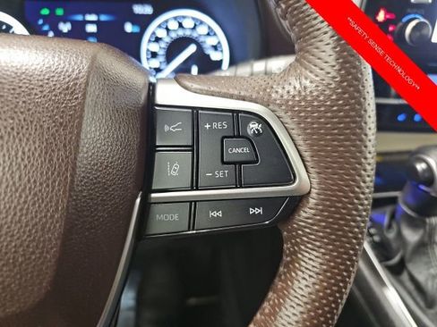 Certified 2023 Toyota Sienna Platinum image 22