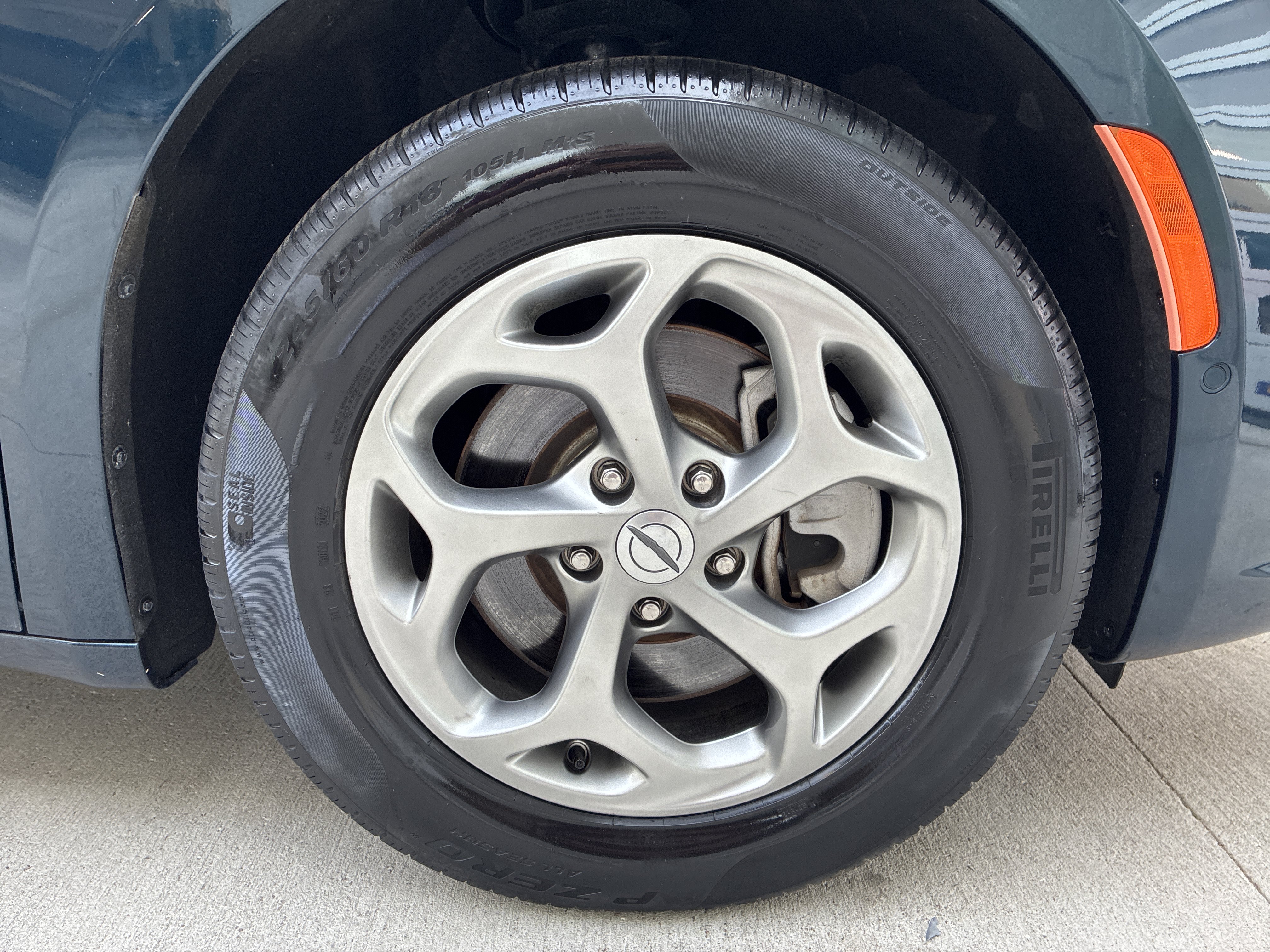 Certified 2023 Chrysler Pacifica Limited w/ Uconnect Theater Family Group AWD/4WD image 34