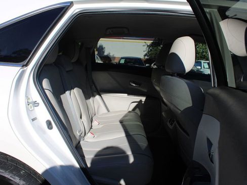 Used 2013 Toyota Venza XLE image 19