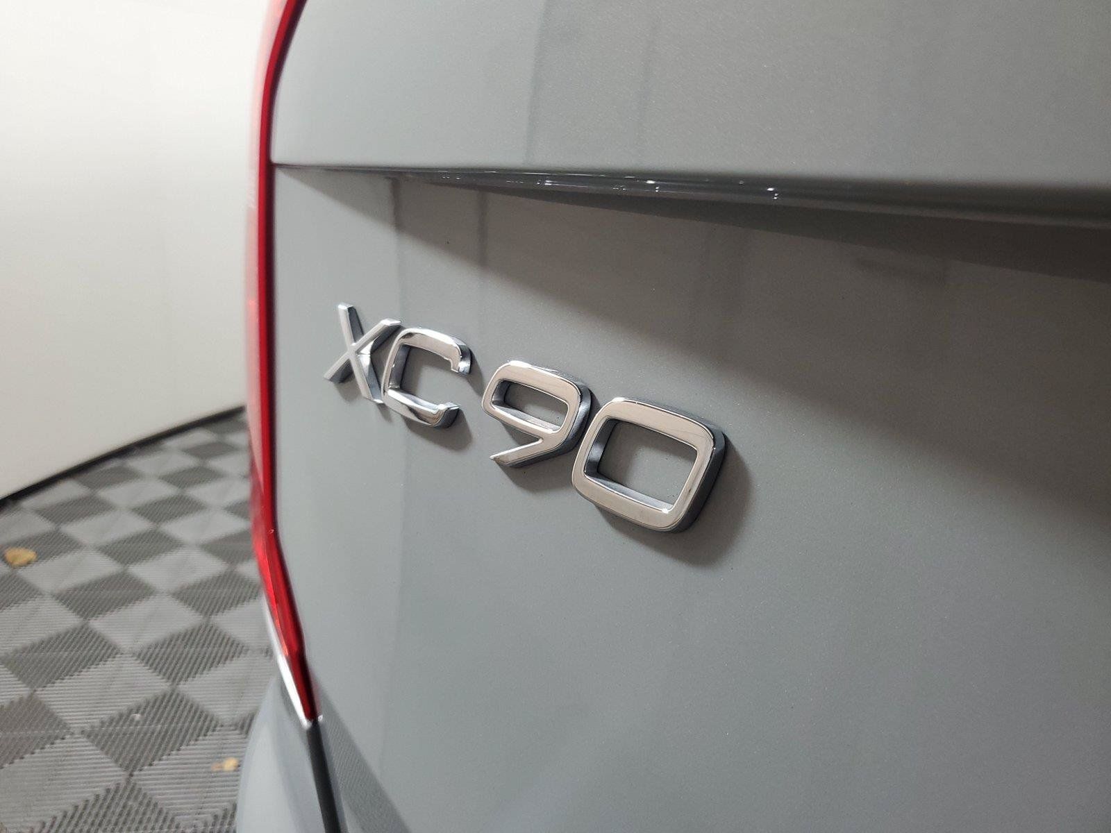 Used 2024 Volvo XC90 T8 Plus w/ Protection Package Premier AWD/4WD image 8