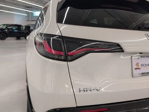 Used 2026 Honda HR-V EX-L image 32