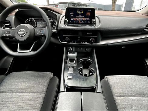 Used 2023 Nissan Rogue SV image 13