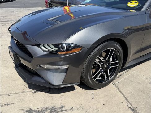 Used 2018 Ford Mustang Premium RWD image 10