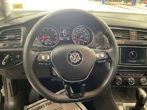 Used 2020 Volkswagen Golf 4-Door image 5