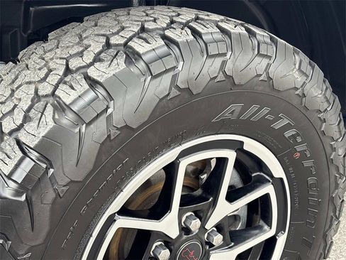 Used 2025 Jeep Wrangler Unlimited Rubicon image 9