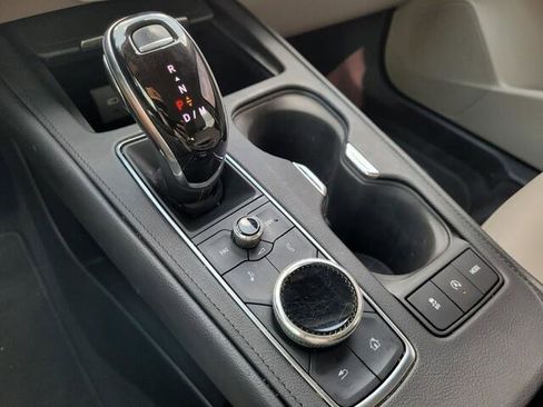 Used 2023 Cadillac XT4 Luxury w/ Cold Weather Package image 19