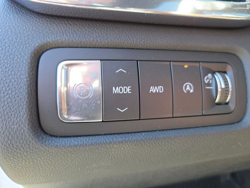 New 2026 GMC Acadia Denali Ultimate w/ LPO, Floor Liner Package image 8