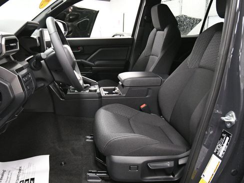 Used 2025 Toyota 4Runner SR5 image 9