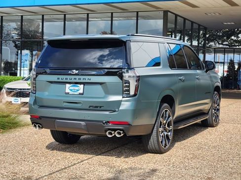 New 2026 Chevrolet Suburban RST w/ RST Capability Package AWD/4WD image 4