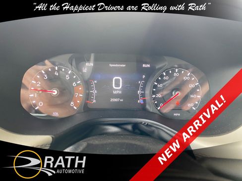 Used 2025 Jeep Compass Limited image 13