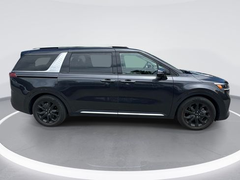 Used 2023 Kia Carnival SX FWD image 9