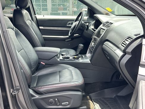 Used 2017 Ford Explorer Sport w/ Equipment Group 401A AWD/4WD image 12