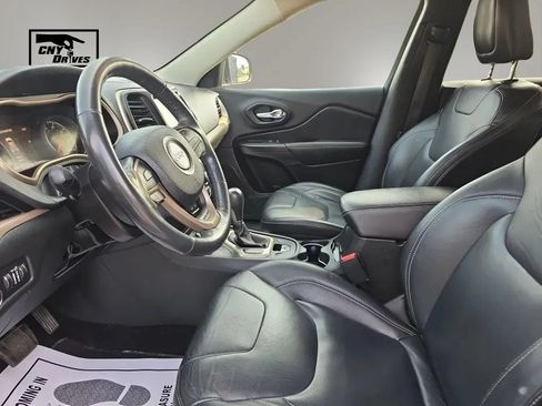 Used 2015 Jeep Cherokee Limited AWD/4WD image 9