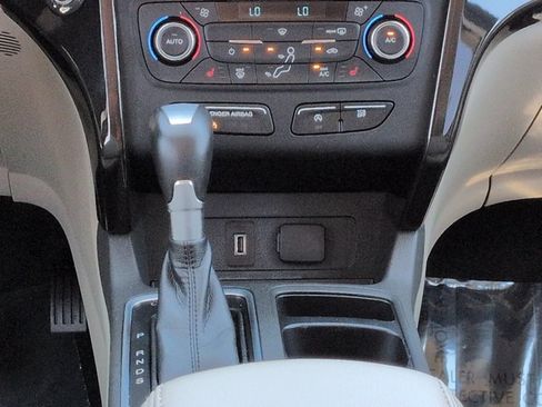 Used 2017 Ford Escape Titanium FWD image 20