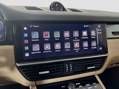 Certified 2023 Porsche Cayenne AWD/4WD image 15