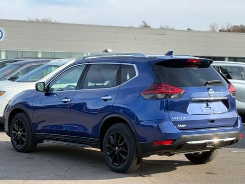 Used 2019 Nissan Rogue S image 40