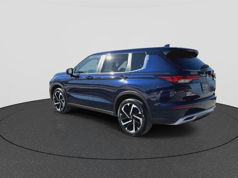 Used 2024 Mitsubishi Outlander SE image 6