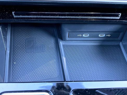 Used 2024 Volkswagen Atlas Cross Sport SE w/ Panoramic Sunroof Package image 16