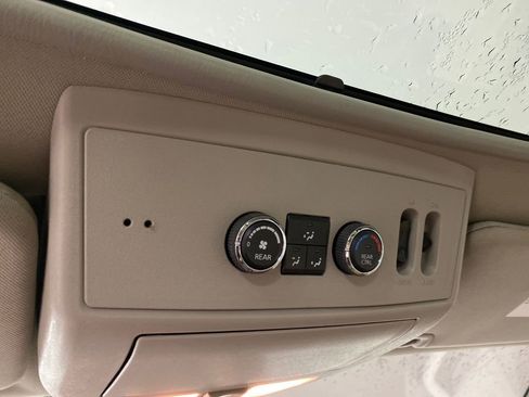 Used 2015 Nissan Armada SL w/ Moonroof Package image 25