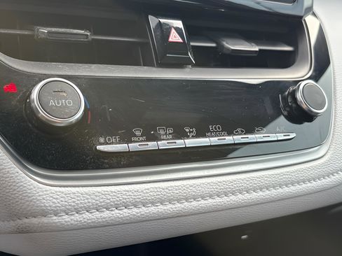 Used 2023 Toyota Corolla SE image 27