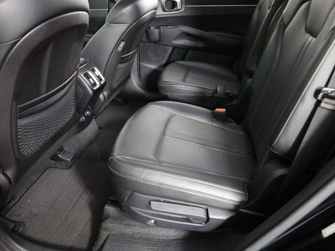 Used 2021 Kia Sorento EX w/ EX AWD X-Line Package image 17