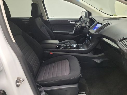 Used 2020 Ford Edge SE image 21