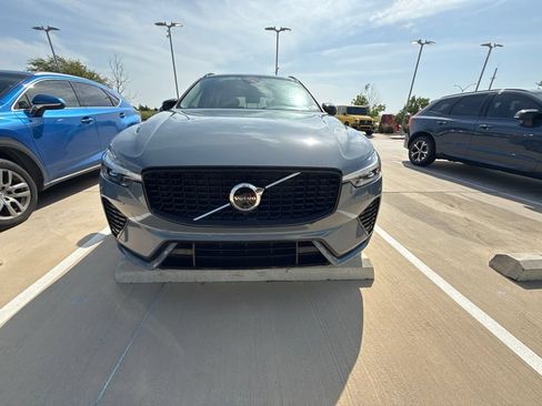 Used 2024 Volvo XC60 B5 Plus w/ Protection Package Premier AWD/4WD image 3