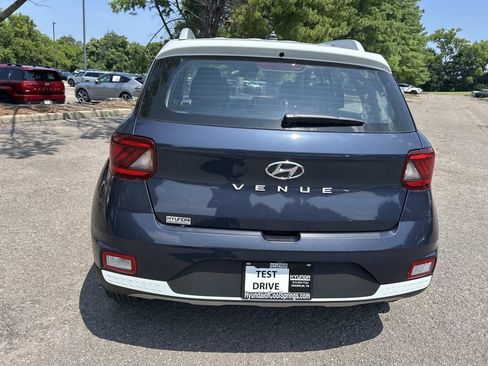 New 2026 Hyundai Venue SEL FWD image 6