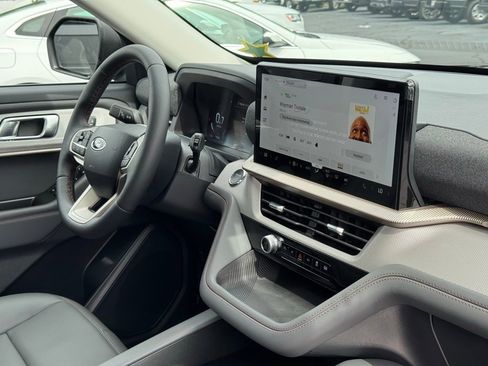 New 2025 Ford Explorer Active w/ Active Comfort Package image 27