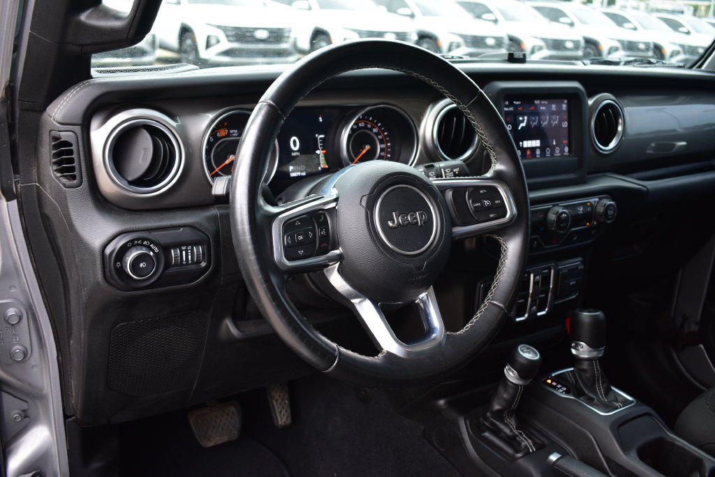 Used 2020 Jeep Wrangler Unlimited Sahara AWD/4WD image 43