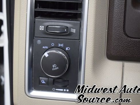 Used 2018 RAM 1500 SLT image 15