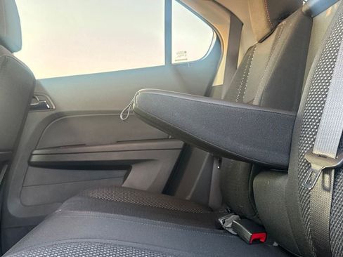 Used 2017 Chevrolet Equinox LT FWD image 40