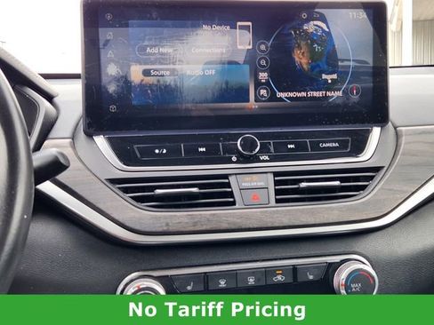 Used 2024 Nissan Altima 2.5 SV w/ SV Premium Package FWD image 16