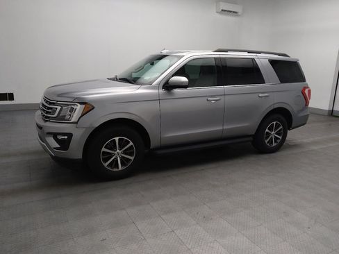 Used 2020 Ford Expedition XLT image 2