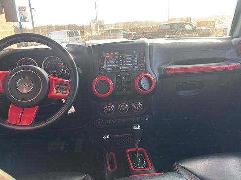 Used 2017 Jeep Wrangler Unlimited Rubicon image 29