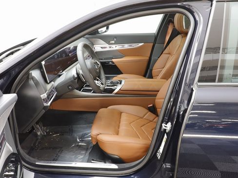 New 2026 BMW 760i xDrive image 6