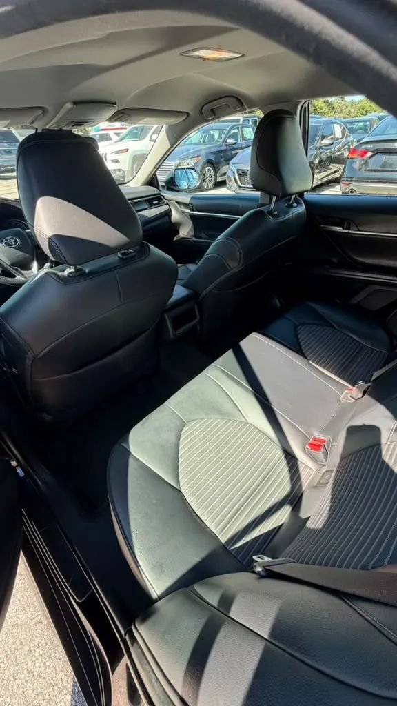 Used 2021 Toyota Camry SE FWD image 12