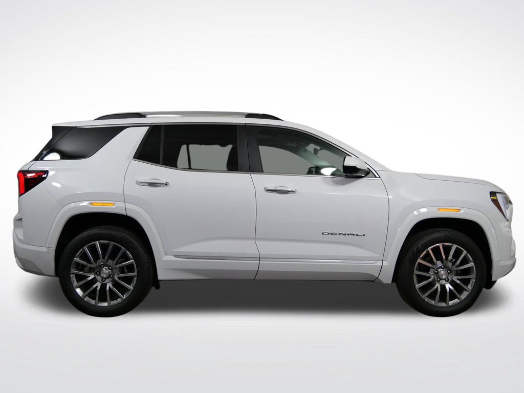 New 2027 GMC Terrain Denali w/ LPO, Floor Liner Package AWD/4WD image 2