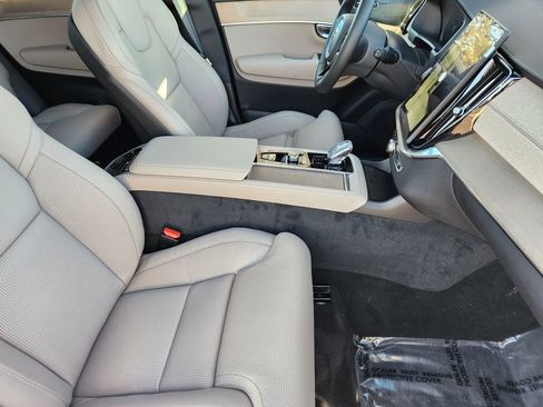 New 2026 Volvo XC90 T8 Ultra w/ Protection Package Premier image 4