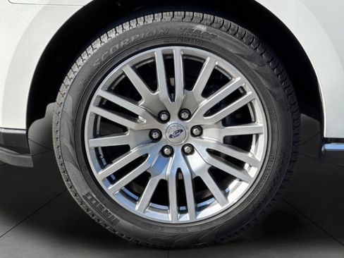 Used 2024 Ford Expedition Limited image 4