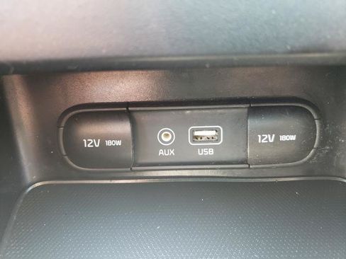 Used 2020 Kia Forte LXS FWD image 19