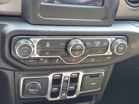 Used 2021 Jeep Wrangler Unlimited Sport AWD/4WD image 18