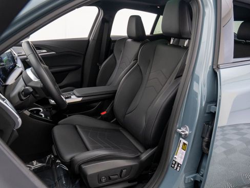 Certified 2025 BMW X2 xDrive28i w/ Premium Package image 15